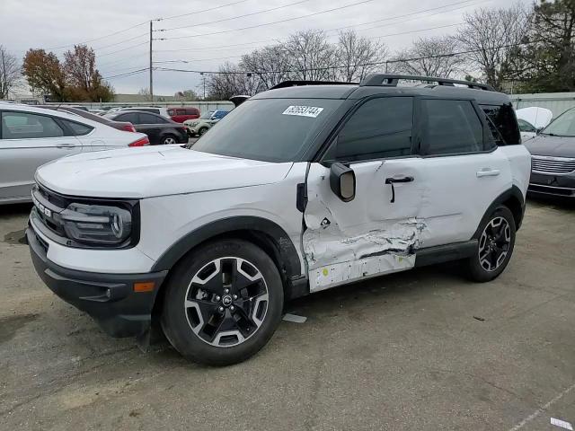 2022 Ford Bronco - Image 11