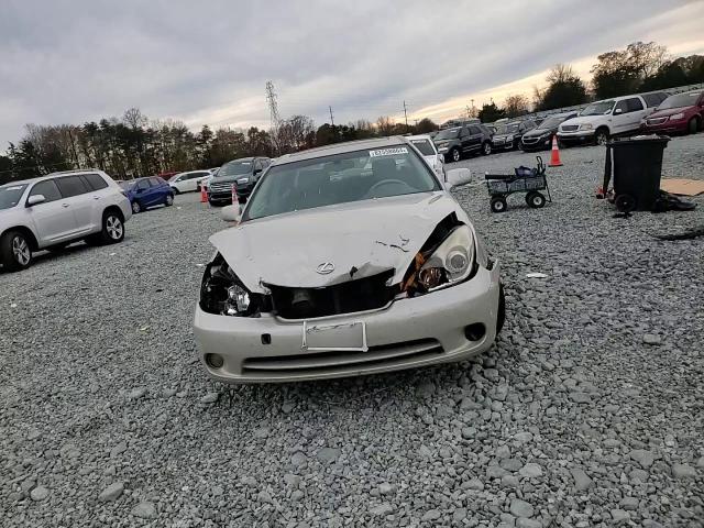 2005 Lexus ES - Image 11