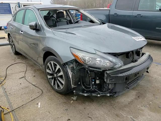 2017 Nissan Altima - Image 14