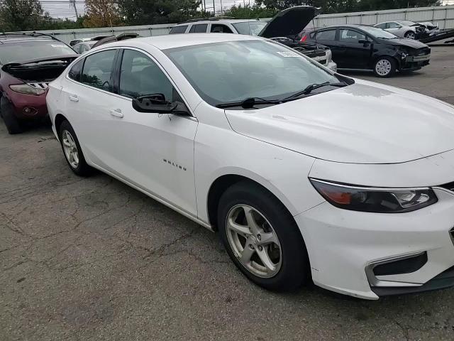 2017 Chevrolet Malibu - Image 10