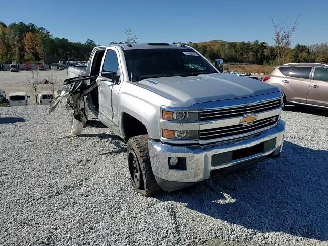 2016 Chevrolet Silverado - Image 11