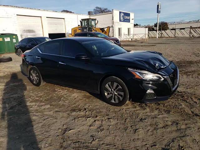 2020 Nissan Altima - Image 11