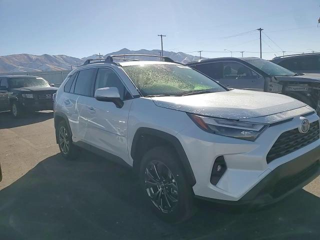 2024 Toyota Rav4 Xle Premium VIN: JTMB6RFV0RJ054193 Lot: 79680914