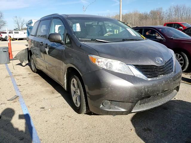 2013 Toyota Sienna - Image 14