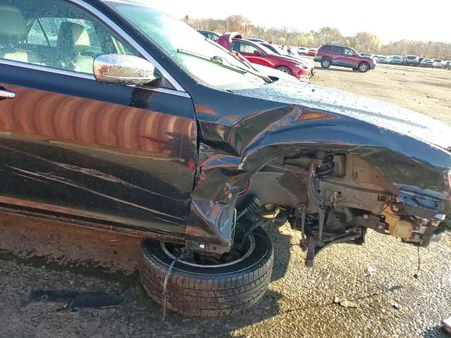 2014 Chrysler 300 - Image 14