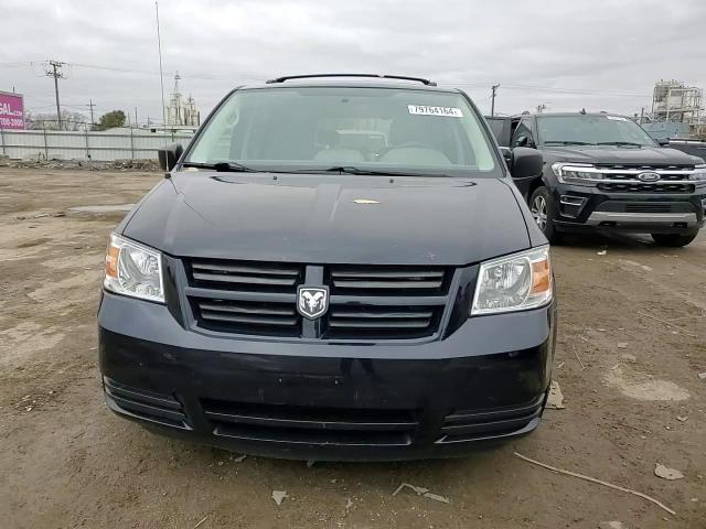 2010 Dodge Caravan - Image 12