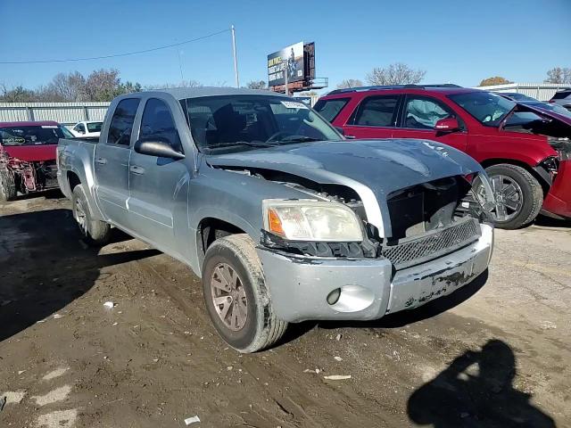 2008 Mitsubishi Raider - Image 11