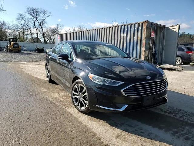 2019 Ford Fusion - Image 13