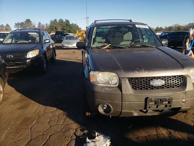 2006 Ford Escape - Image 11
