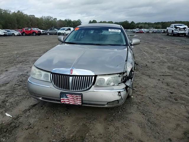 2000 Lincoln Town Car Signature VIN: 1LNHM82W8YY881367 Lot: 79179134