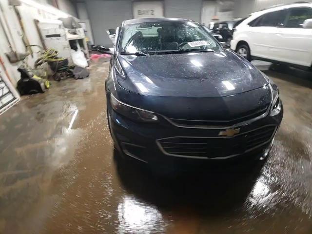 2018 Chevrolet Malibu - Image 13