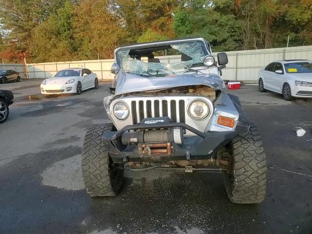 2003 Jeep Wrangler - Image 11