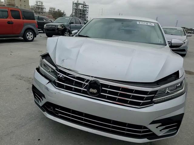 2017 Volkswagen Passat - Image 11