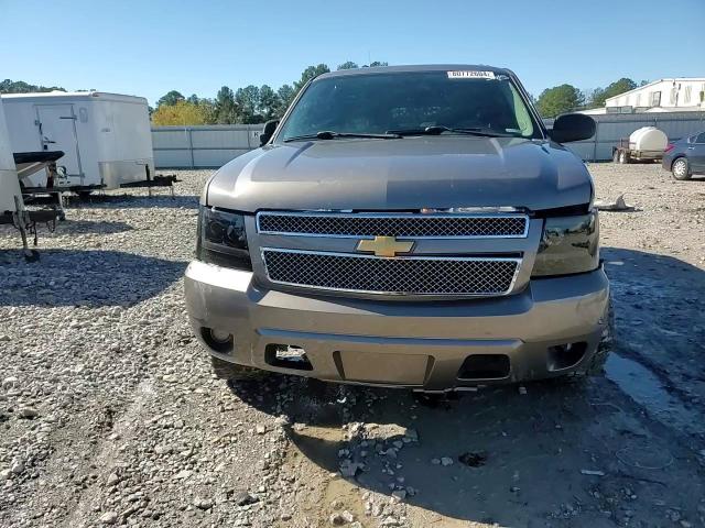 2013 Chevrolet Suburban - Image 12