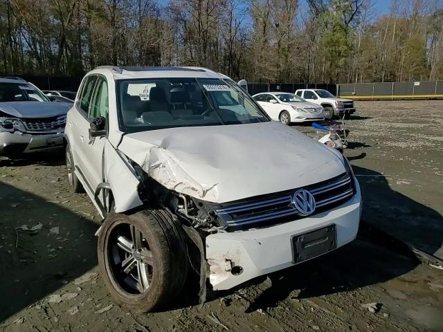 2017 Volkswagen Tiguan - Image 11