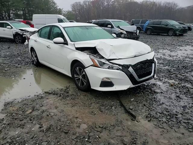 2020 Nissan Altima - Image 11