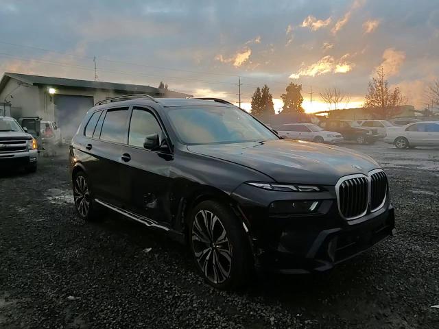 2023 BMW X7 - Image 12