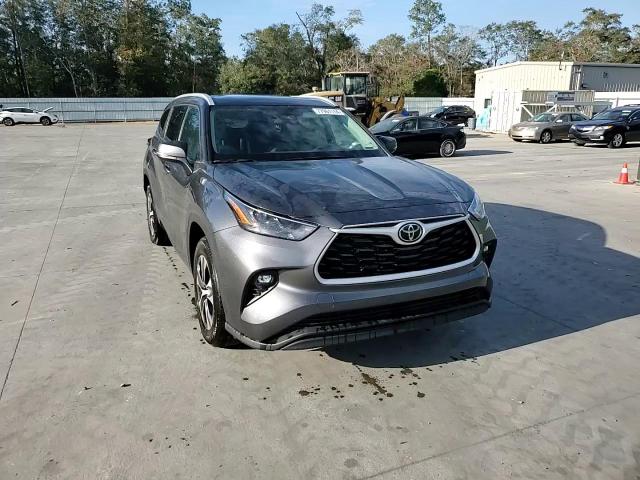 2022 Toyota Highlander Xle VIN: 5TDGZRAH7NS556775 Lot: 77961114