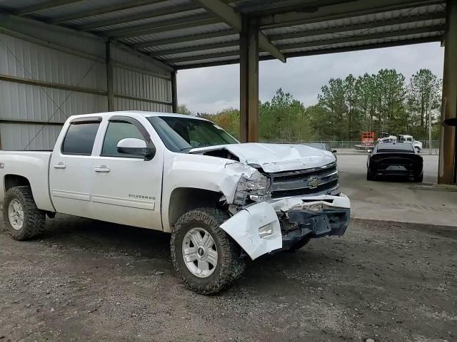 2011 Chevrolet Silverado - Image 11