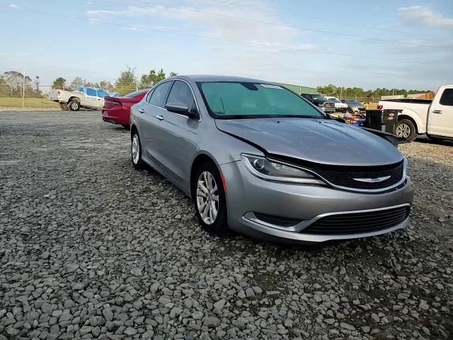 2015 Chrysler 200 - Image 13
