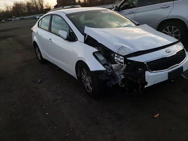 2018 Kia Forte Lx VIN: 3KPFL4A77JE195799 Lot: 79201614