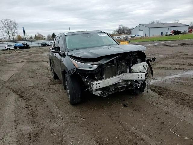 2021 Toyota Highlander - Image 11