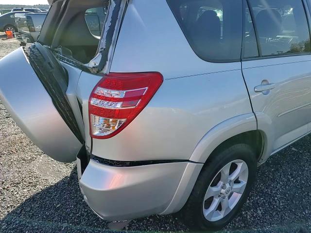 2012 Toyota RAV 4 - Image 13