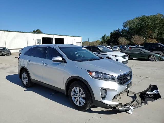 2019 Kia Sorento - Image 11