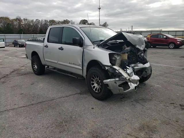 2011 Nissan Titan - Image 11