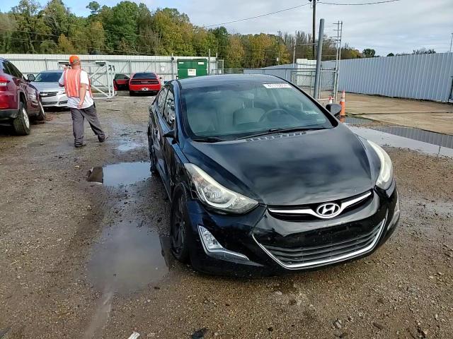 2015 Hyundai Elantra - Image 10