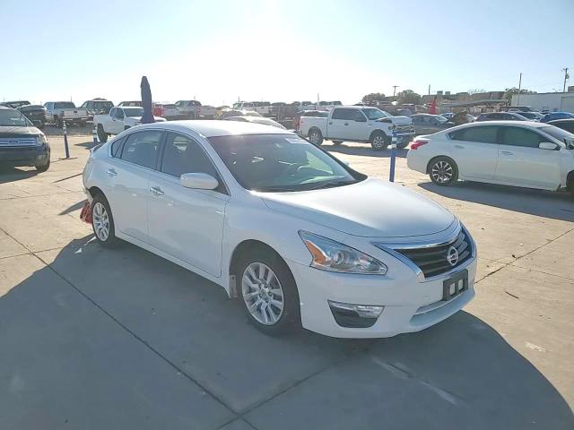 2015 Nissan Altima - Image 13