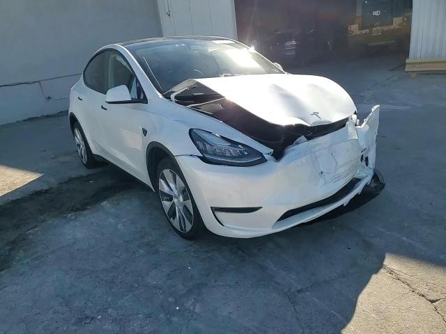 2022 Tesla Model Y VIN: 7SAYGDEE0NA017688 Lot: 80835104