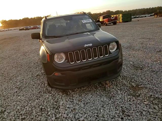 2018 Jeep Renegade - Image 11