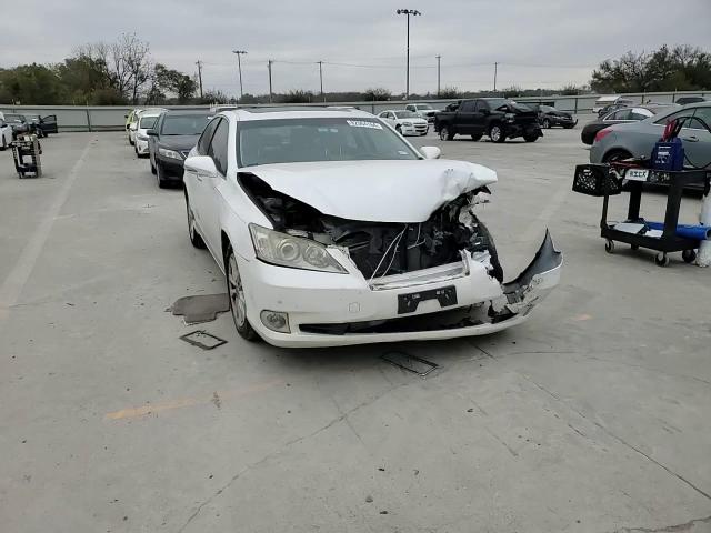 2010 Lexus ES - Image 10