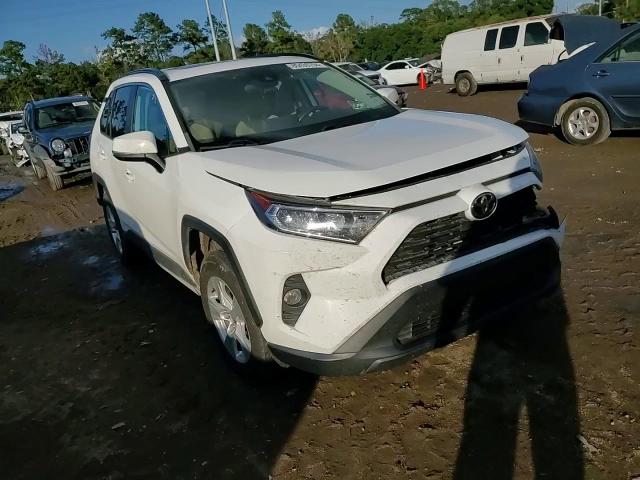 2020 Toyota RAV 4 - Image 12