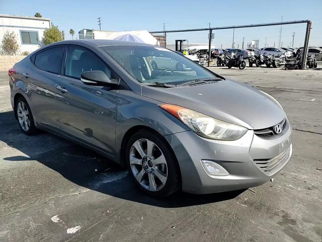 2013 Hyundai Elantra - Image 10