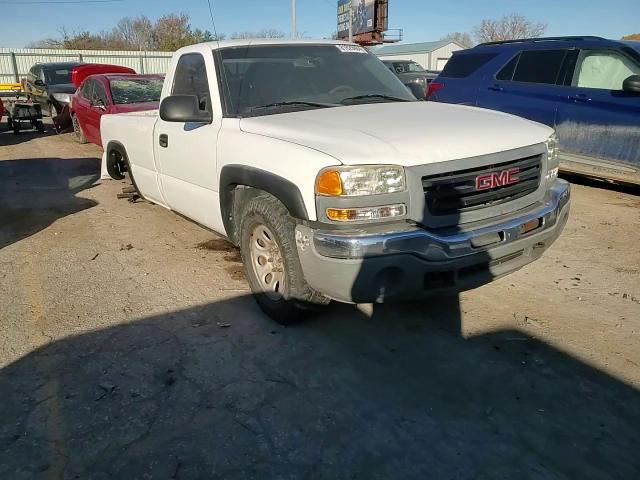 2005 GMC New Sierra C1500 VIN: 1GTEC14X85Z112641 Lot: 81829484