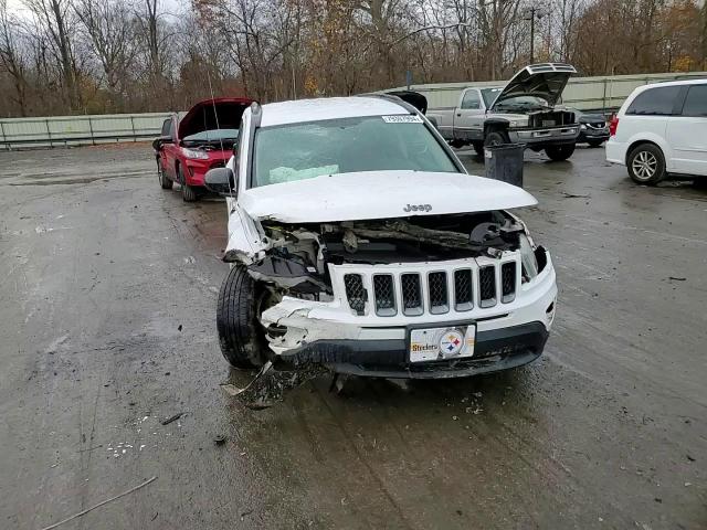 2016 Jeep Compass - Image 11