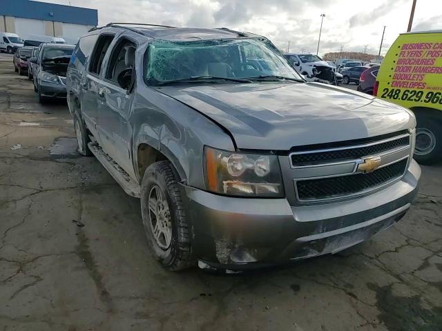 2007 Chevrolet Suburban K1500 VIN: 3GNFK16397G179213 Lot: 80015984