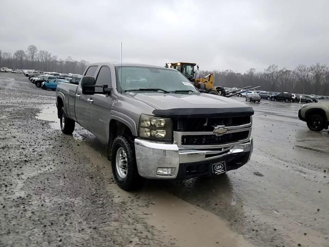 2009 Chevrolet Silverado - Image 11