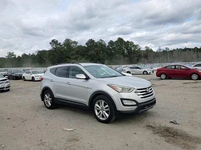 2014 Hyundai Santa Fe - Image 11