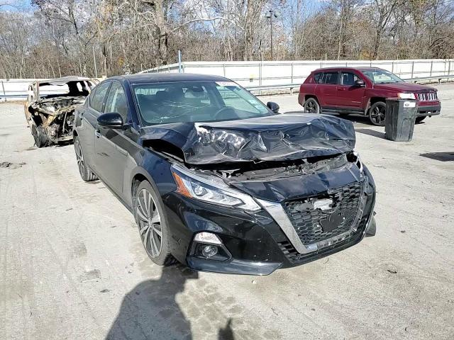 2019 Nissan Altima - Image 10