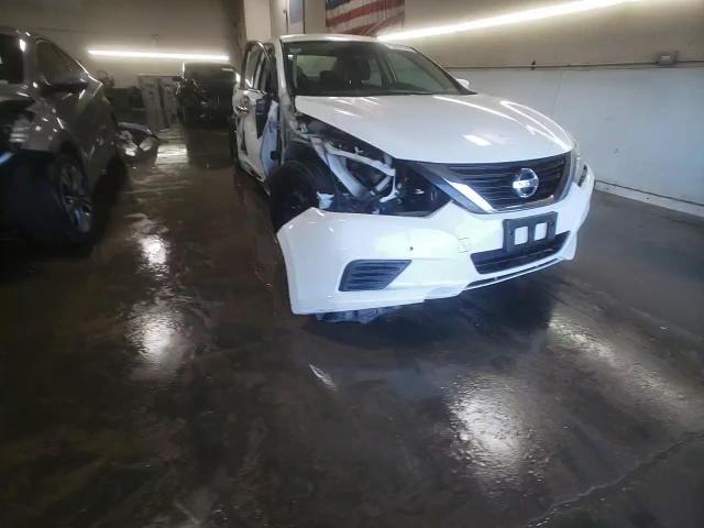 2017 Nissan Altima - Image 14