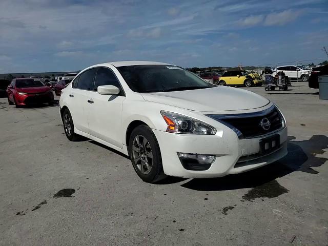 2014 Nissan Altima - Image 14