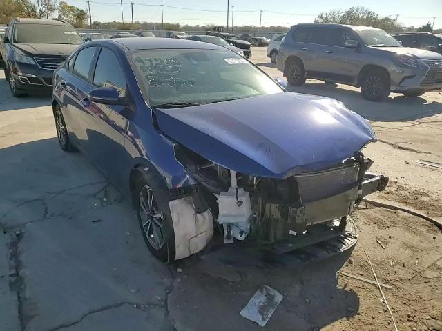 2023 Kia Forte - Image 11