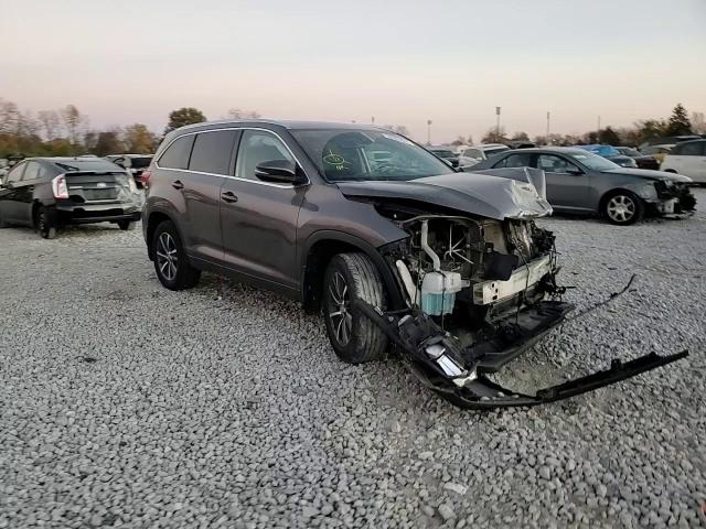 2018 Toyota Highlander - Image 11