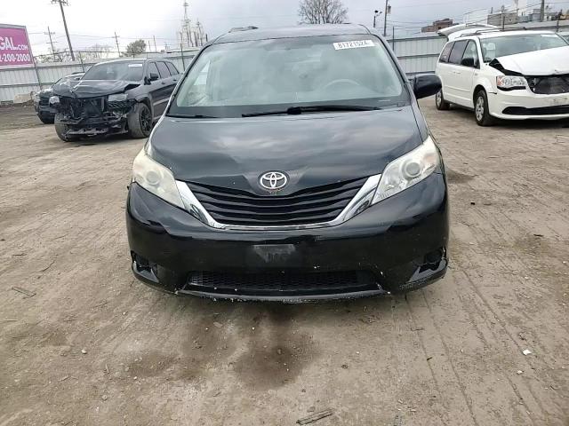 2013 Toyota Sienna - Image 11