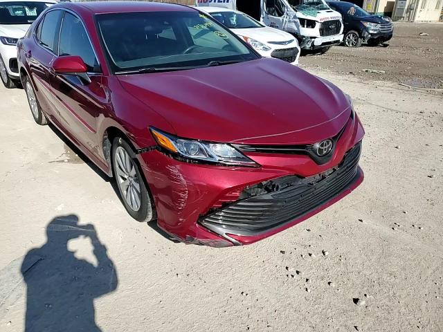 2018 Toyota Camry L VIN: 4T1B11HK2JU591696 Lot: 79710954