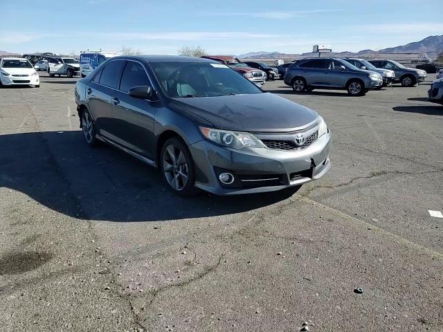 2014 Toyota Camry - Image 11