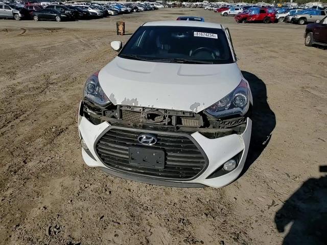2016 Hyundai Veloster - Image 11